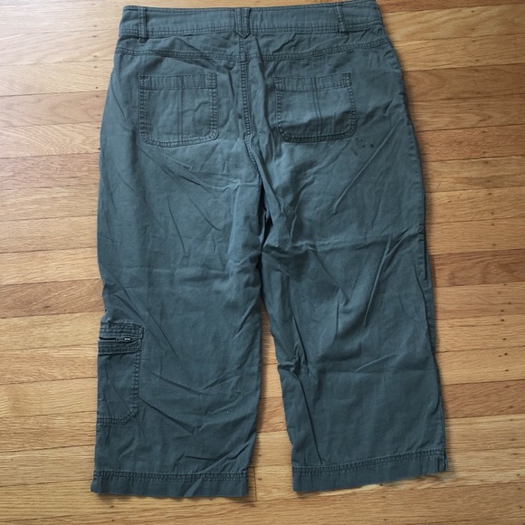Christopher&Banks Green Capris Pants - Picture 13 of 13